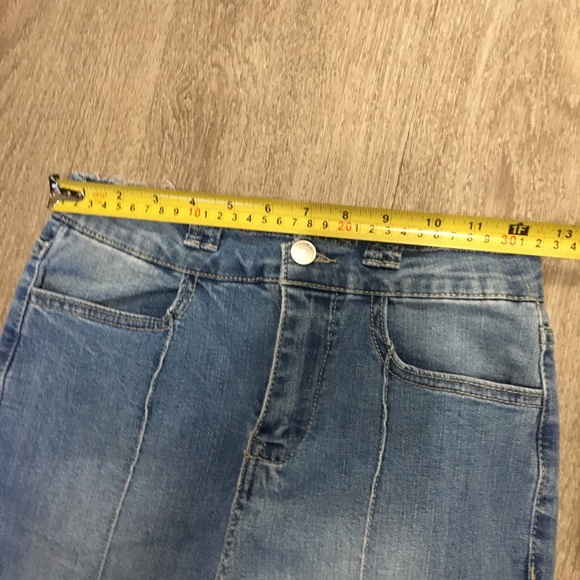 Light Blue Denim Flares, Low Rise, Size 28, Light Stretch - Picture 5 of 5